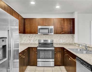 8255 Las Vegas Boulevard - Photo Thumbnail 10