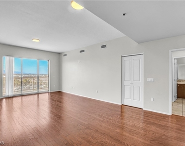 8255 Las Vegas Boulevard - Photo Thumbnail 2