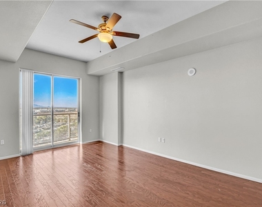 8255 Las Vegas Boulevard - Photo Thumbnail 15