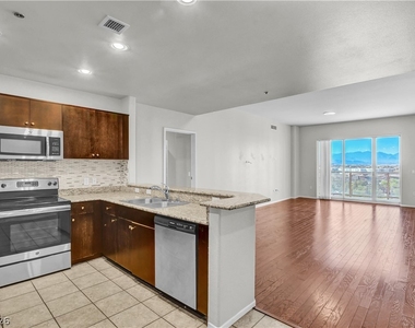 8255 Las Vegas Boulevard - Photo Thumbnail 9