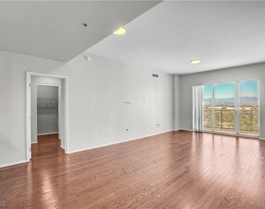 8255 Las Vegas Boulevard - Photo Thumbnail 1