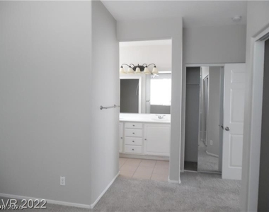10604 Primrose Arbor Avenue - Photo Thumbnail 5