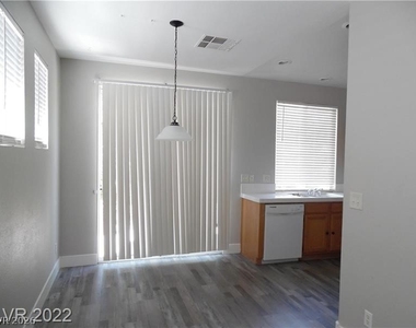 10604 Primrose Arbor Avenue - Photo Thumbnail 4