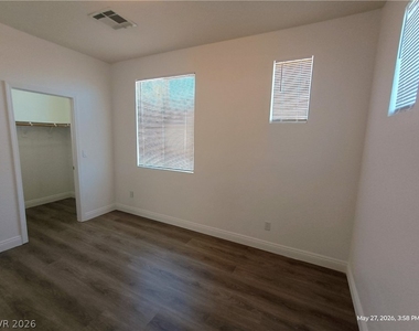 4432 Mount Penteli Avenue - Photo Thumbnail 13