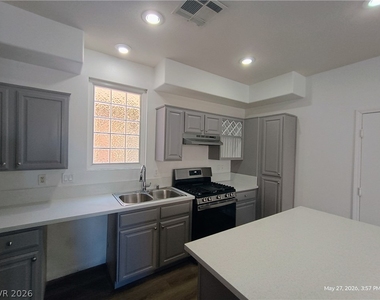 4432 Mount Penteli Avenue - Photo Thumbnail 8