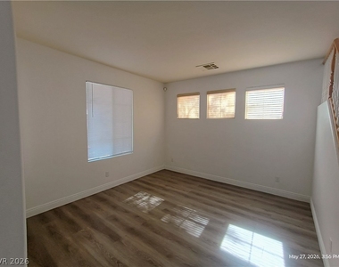 4432 Mount Penteli Avenue - Photo Thumbnail 2