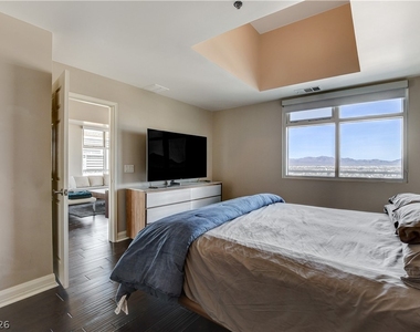 150 Las Vegas Boulevard - Photo Thumbnail 16