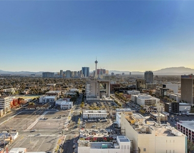 150 Las Vegas Boulevard - Photo Thumbnail 55