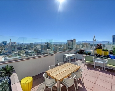 150 Las Vegas Boulevard - Photo Thumbnail 50