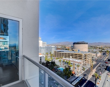 150 Las Vegas Boulevard - Photo Thumbnail 34