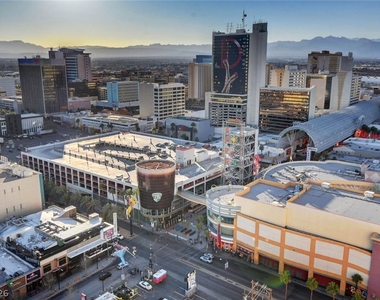 150 Las Vegas Boulevard - Photo Thumbnail 56
