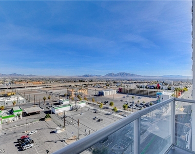 150 Las Vegas Boulevard - Photo Thumbnail 33