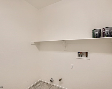 2692 Niddrie Avenue - Photo Thumbnail 8