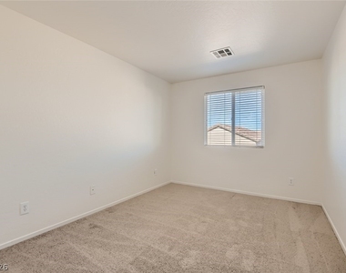 2692 Niddrie Avenue - Photo Thumbnail 5