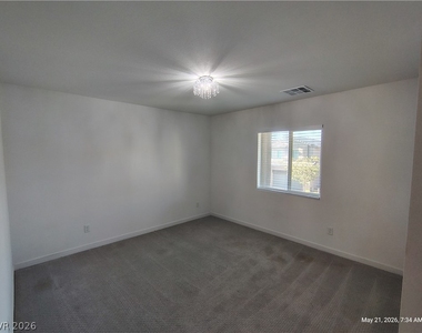 9648 Sunstone Sparkle Avenue - Photo Thumbnail 11