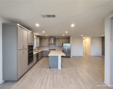 9648 Sunstone Sparkle Avenue - Photo Thumbnail 7