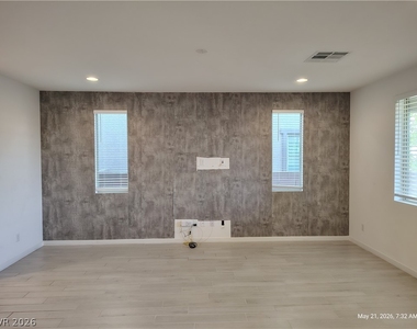 9648 Sunstone Sparkle Avenue - Photo Thumbnail 3