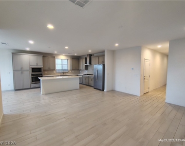 9648 Sunstone Sparkle Avenue - Photo Thumbnail 5