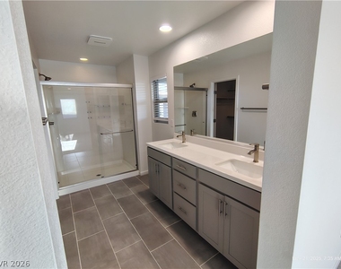 9648 Sunstone Sparkle Avenue - Photo Thumbnail 17