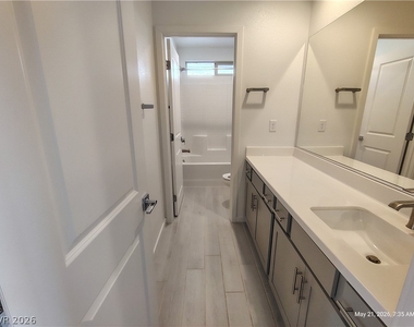 9648 Sunstone Sparkle Avenue - Photo Thumbnail 13