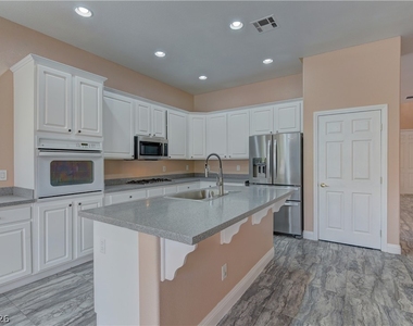5862 Bluthe Bridge Avenue - Photo Thumbnail 9