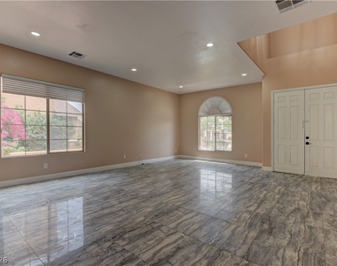 5862 Bluthe Bridge Avenue - Photo Thumbnail 3