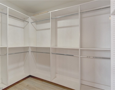 5862 Bluthe Bridge Avenue - Photo Thumbnail 21