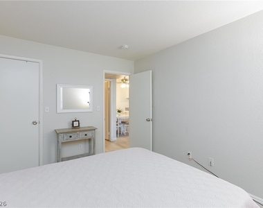 5171 Lindell Road - Photo Thumbnail 15
