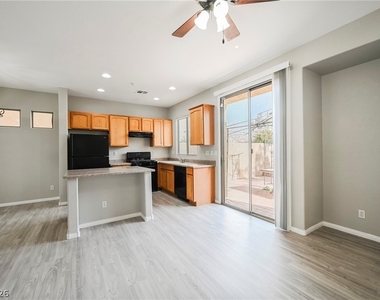 8212 Strawberry Spring Street - Photo Thumbnail 26