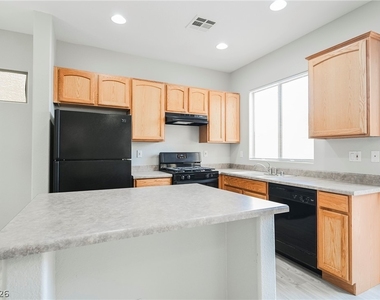 8212 Strawberry Spring Street - Photo Thumbnail 28