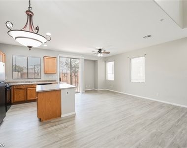 8212 Strawberry Spring Street - Photo Thumbnail 5