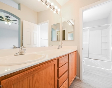 8212 Strawberry Spring Street - Photo Thumbnail 20