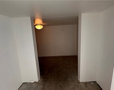 5268 Island Chain Road - Photo Thumbnail 5