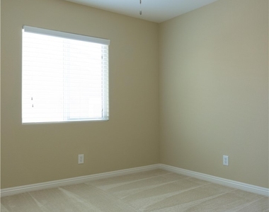 7846 Whitlocks Mill Avenue - Photo Thumbnail 5