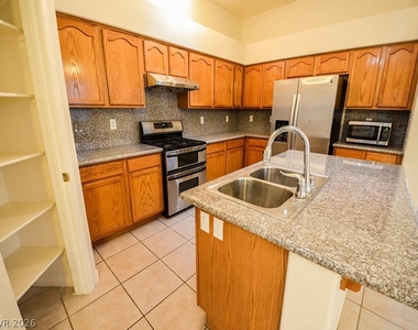 401 Madison Taylor Place - Photo Thumbnail 5