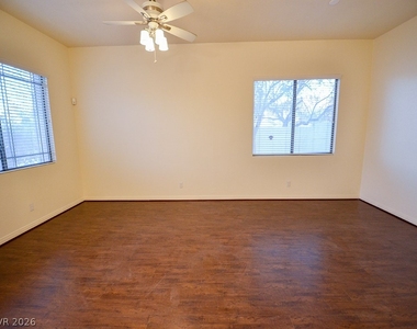401 Madison Taylor Place - Photo Thumbnail 4