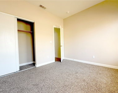9824 Garamound Avenue - Photo Thumbnail 22