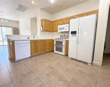9824 Garamound Avenue - Photo Thumbnail 11