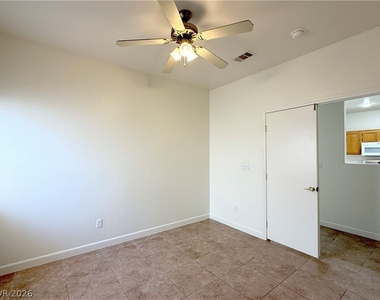 9824 Garamound Avenue - Photo Thumbnail 18