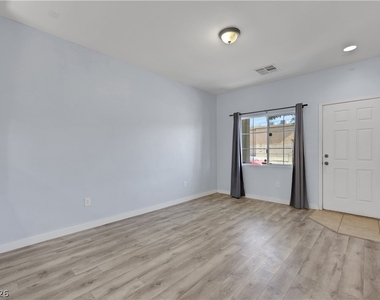 3423 Holly Avenue - Photo Thumbnail 3