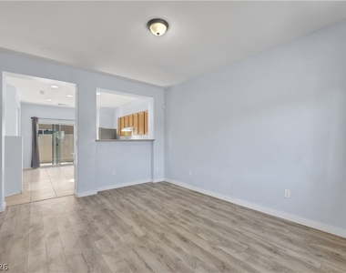 3423 Holly Avenue - Photo Thumbnail 5