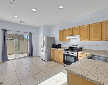 3423 Holly Avenue - Photo Thumbnail 6