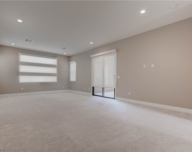 86 Pristine Glen Street - Photo Thumbnail 43
