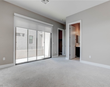 86 Pristine Glen Street - Photo Thumbnail 24
