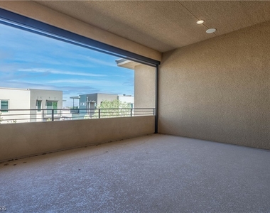 86 Pristine Glen Street - Photo Thumbnail 45