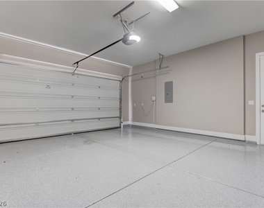 86 Pristine Glen Street - Photo Thumbnail 8