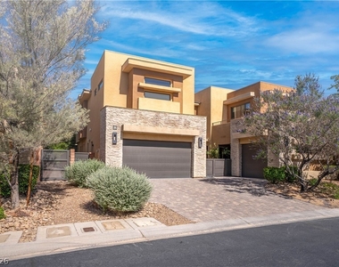 86 Pristine Glen Street - Photo Thumbnail 59