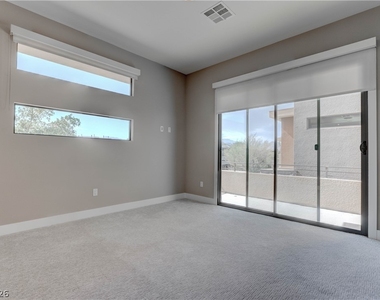 86 Pristine Glen Street - Photo Thumbnail 23