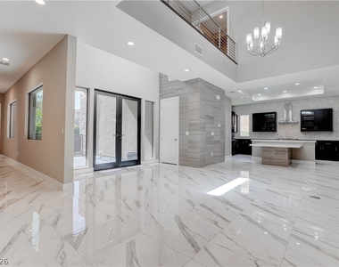 86 Pristine Glen Street - Photo Thumbnail 3