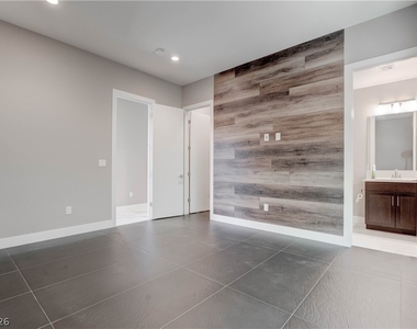 86 Pristine Glen Street - Photo Thumbnail 18